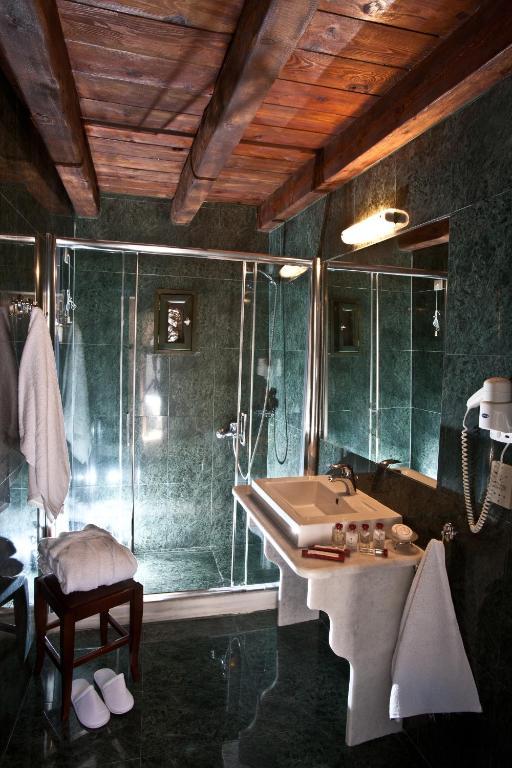 Mavromichalai Hotel Liménion Værelse billede