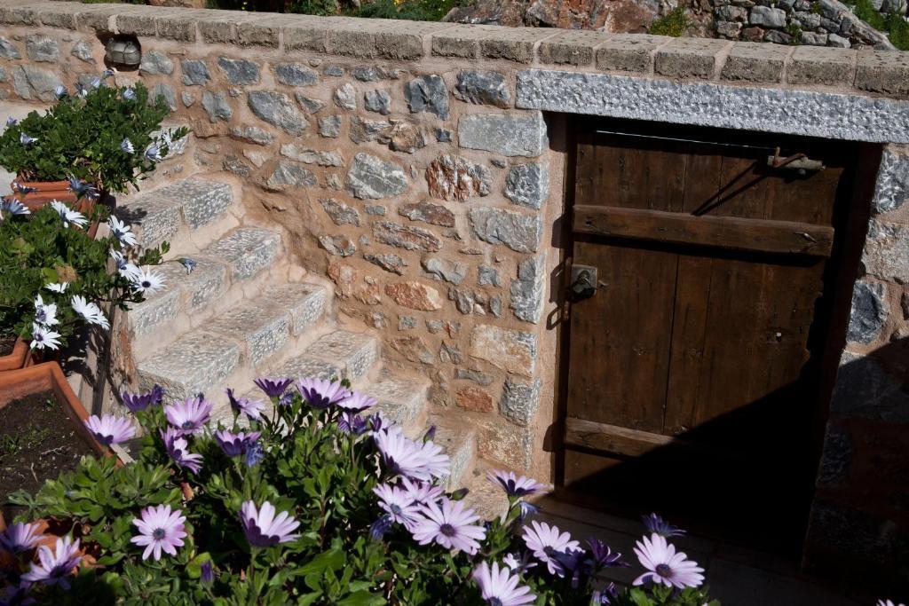 Mavromichalai Hotel Liménion Eksteriør billede