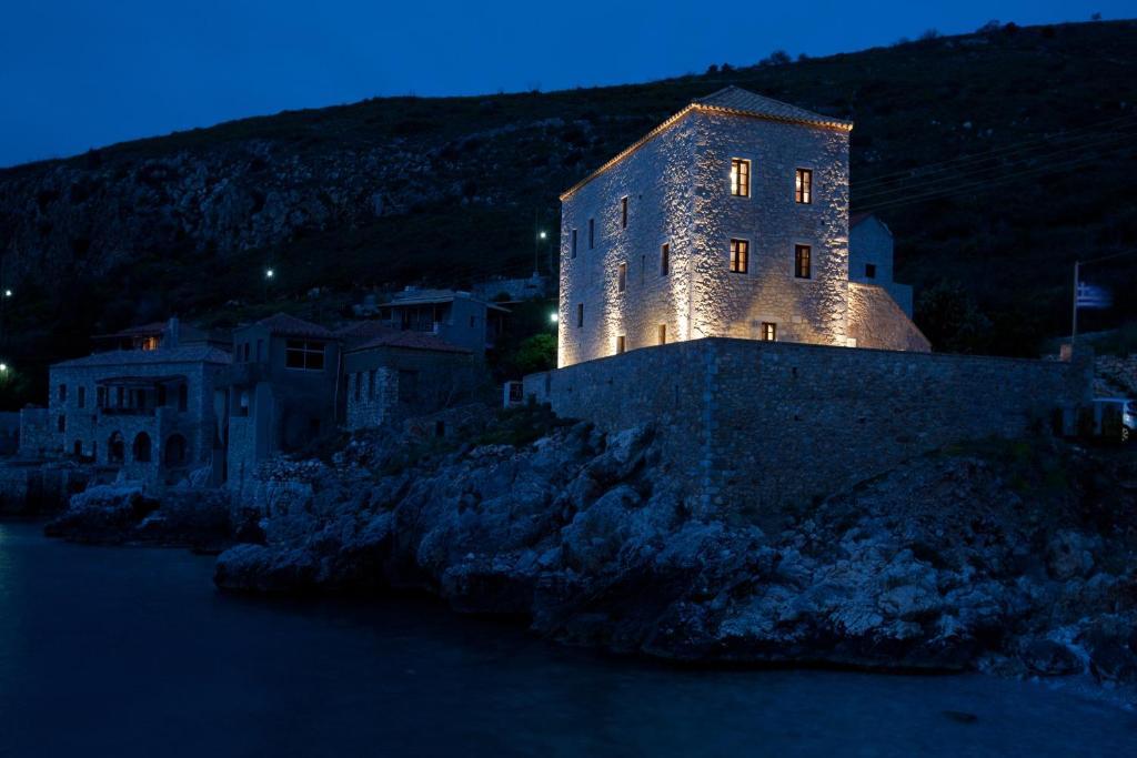 Mavromichalai Hotel Liménion Eksteriør billede