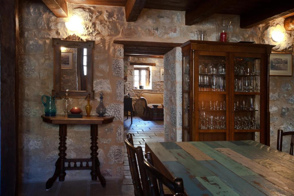 Mavromichalai Hotel Liménion Eksteriør billede